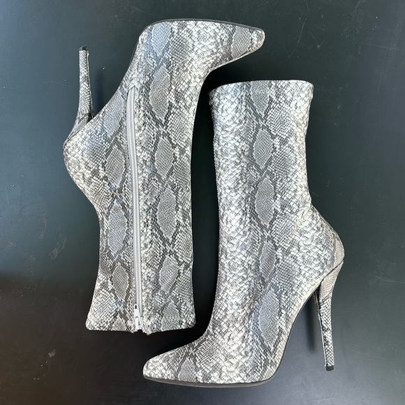 Snake Skin Heels - Picture 1 of 5